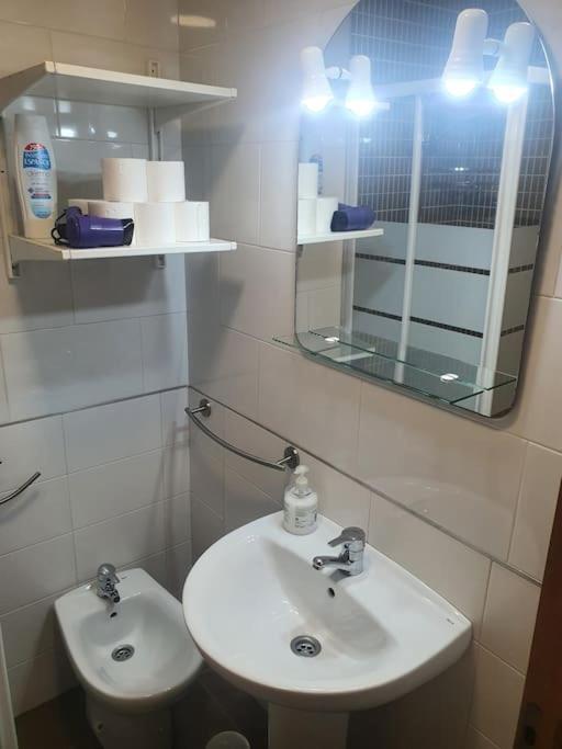 2F, Aire Acondic, 80M2, 2 Dormitorios, 4 Huespedes, Wifi Gratis La Línea de la Concepción Exterior foto